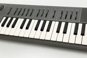 Synthétiseur Yamaha CS01