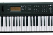 Synthétiseur Yamaha S03
